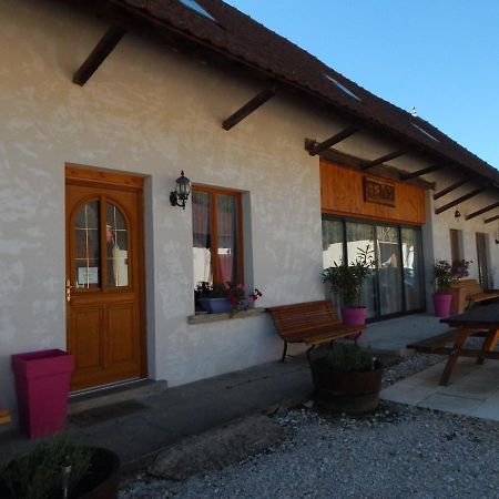 Gite Chez Marcel Et Bea La Chapelle-Saint-Sauveur  Екстер'єр фото